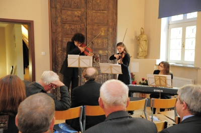 Cecylia Kłos (skrzypce), Pamela Dyner (fortepian) i Korneliusz Wojtkowiak (skrzypce)